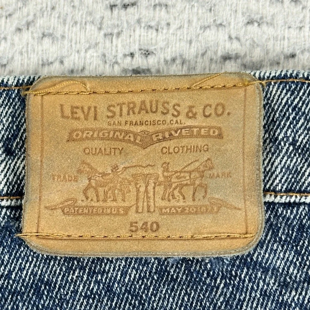 Vintage Levi's 540 Men's Straight Jeans Size 42 x 30 (FITS 40x30) USA